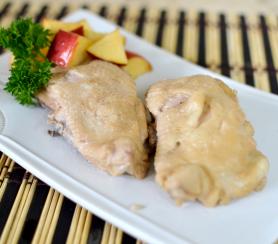 Отварные куриные бедра