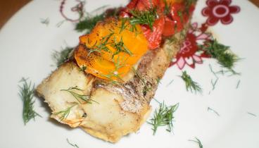 Рыба запеченная с овощами 