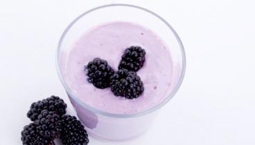 Белковый коктейль с ежевик...