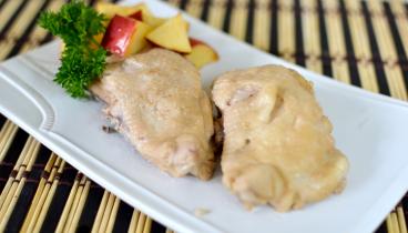 Отварные куриные бедра