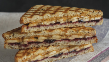 Тост с арахисовой пастой 