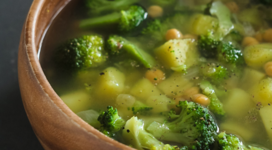 Противовоспалительный суп с брокколи и имбирем